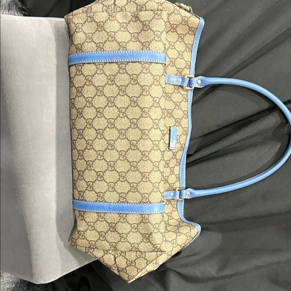 Gucci GG Supreme Joy tote bag featuring blue leather trim - Picture 4 of 13